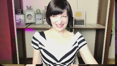 AngelinaLess_ live cam on Cam4