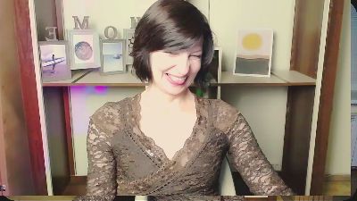 AngelinaLess_ live cam on Cam4