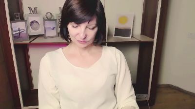 AngelinaLess_ live cam on Cam4