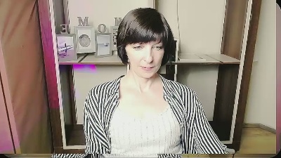 AngelinaLess_ live cam on Cam4