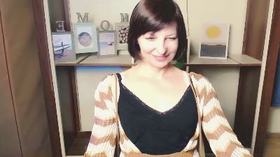 AngelinaLess_ live cam on Cam4