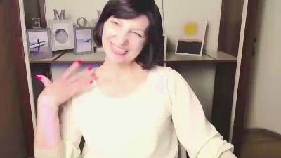 AngelinaLess_ live cam on Cam4