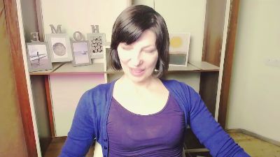 AngelinaLess_ live cam on Cam4