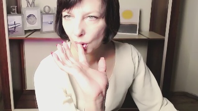 AngelinaLess_ live cam on Cam4