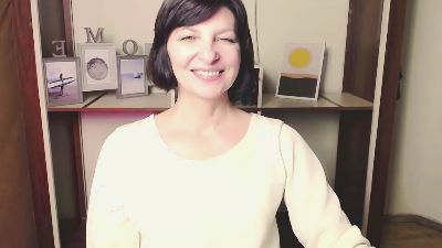 AngelinaLess_ live cam on Cam4