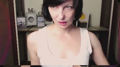AngelinaLess_ live cam on Cam4