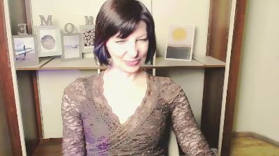 AngelinaLess_ live cam on Cam4