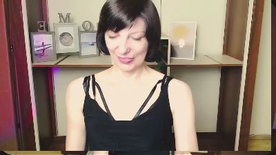 AngelinaLess_ live cam on Cam4