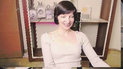AngelinaLess_ live cam on Cam4
