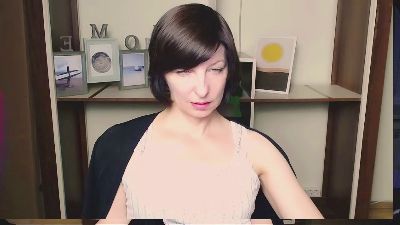 AngelinaLess_ live cam on Cam4