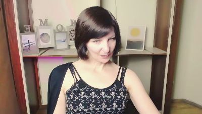 AngelinaLess_ live cam on Cam4