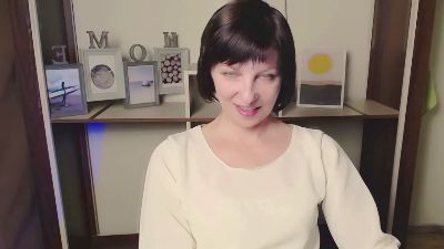 AngelinaLess_ live cam on Cam4