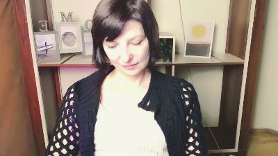 AngelinaLess_ live cam on Cam4