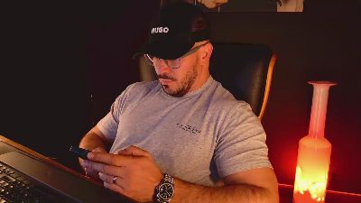 AngeloEric live cam on Cam4