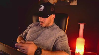 AngeloEric live cam on Cam4
