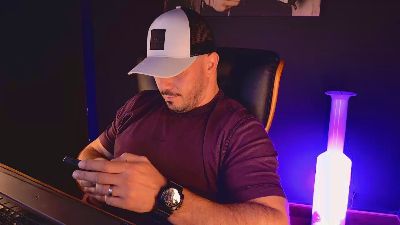 AngeloEric live cam on Cam4