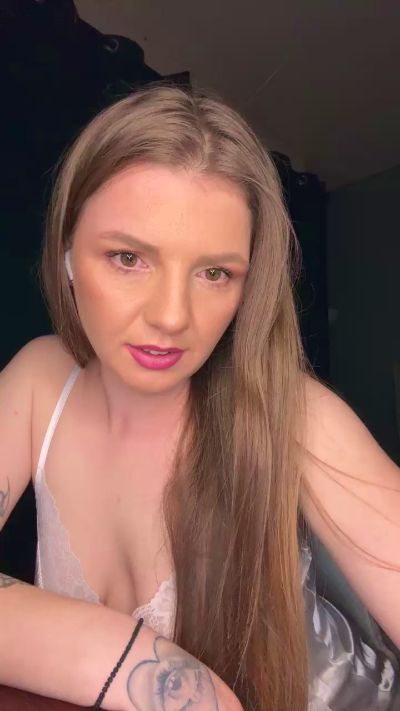 Ania_25, une amatrice française avec qui discuter et avoir du sexe