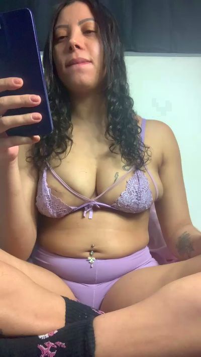 Aninha699 live cam on Cam4