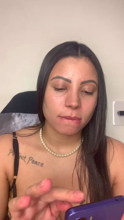 Aninha699 live cam on Cam4