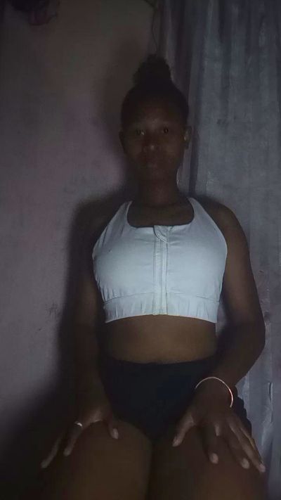 Anjara01 live cam on Cam4