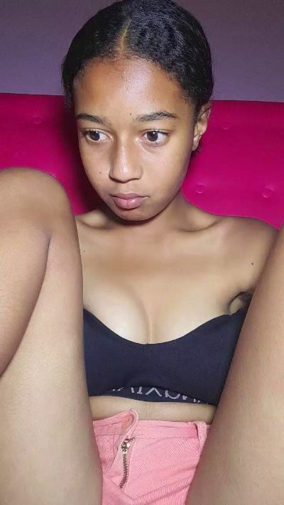 Anjara01 live cam on Cam4