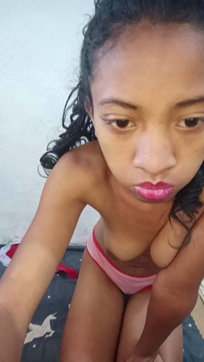 AnjelyG live cam on Cam4
