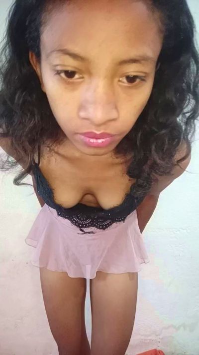 AnjelyG live cam on Cam4