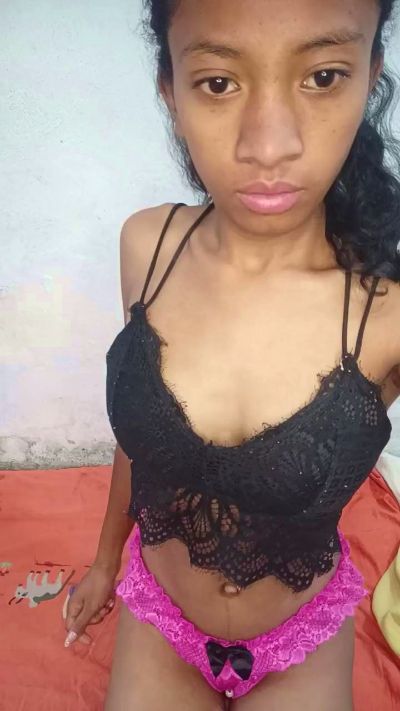 AnjelyG live cam on Cam4