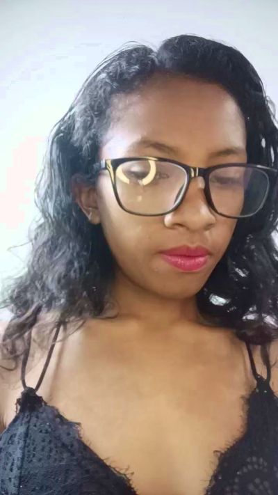 AnjelyG live cam on Cam4