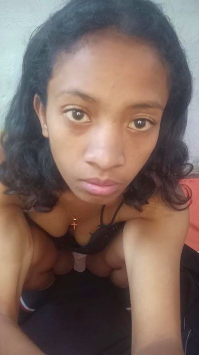 AnjelyG live cam on Cam4
