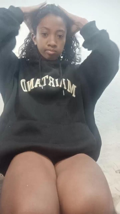AnjelyG live cam on Cam4