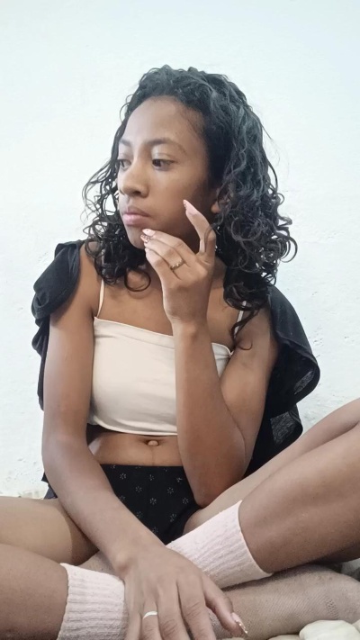 AnjelyG live cam on Cam4