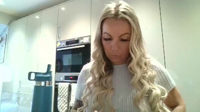 Anna_XOX live cam on Cam4