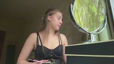 AnnabellRessel live cam on Cam4