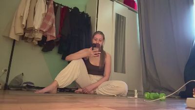 AnnabellRessel live cam on Cam4