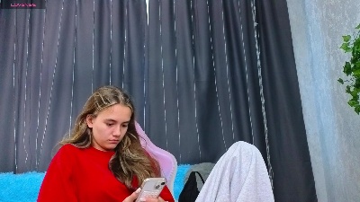 AnnaleeGhamdi live cam on Cam4