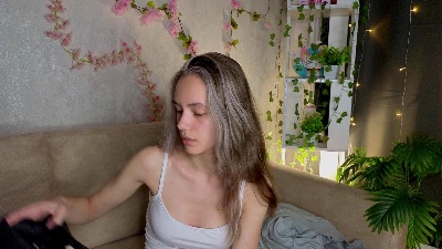 AnnaleeGhamdi live cam on Cam4