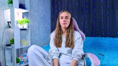 AnnaleeGhamdi live cam on Cam4