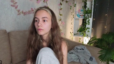 AnnaleeGhamdi live cam on Cam4