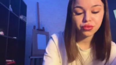 AnnamaeStred live cam on Cam4