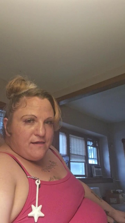 Annapooh2323 live cam on Cam4