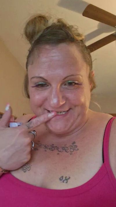 Annapooh2323 live cam on Cam4