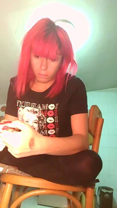 Annarellapika live cam on Cam4