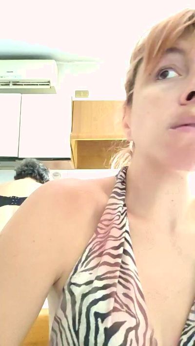 Annarellapika live cam on Cam4