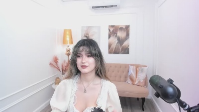 AnneTLi live cam on Cam4