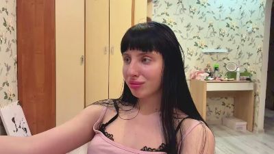 AnnelieseLaino live cam on Cam4