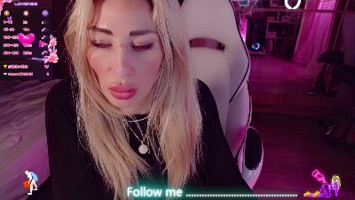 AnnieGOld live cam on Cam4