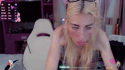 AnnieGOld live cam on Cam4