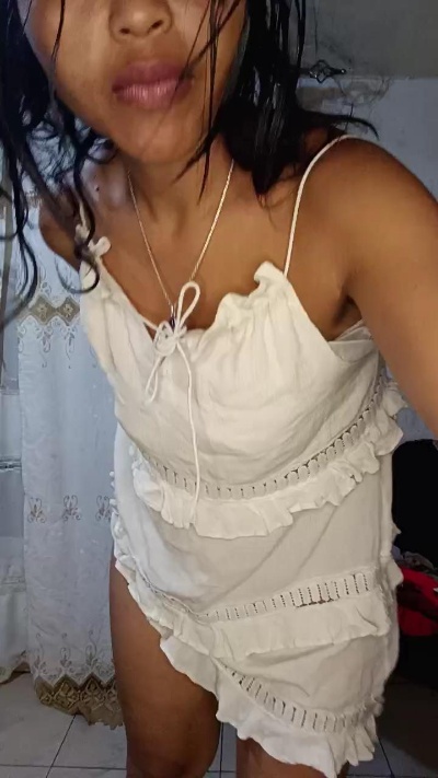 Annie_love3 on Cam4 and RICams