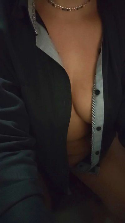 Annybrowngat live cam on Cam4
